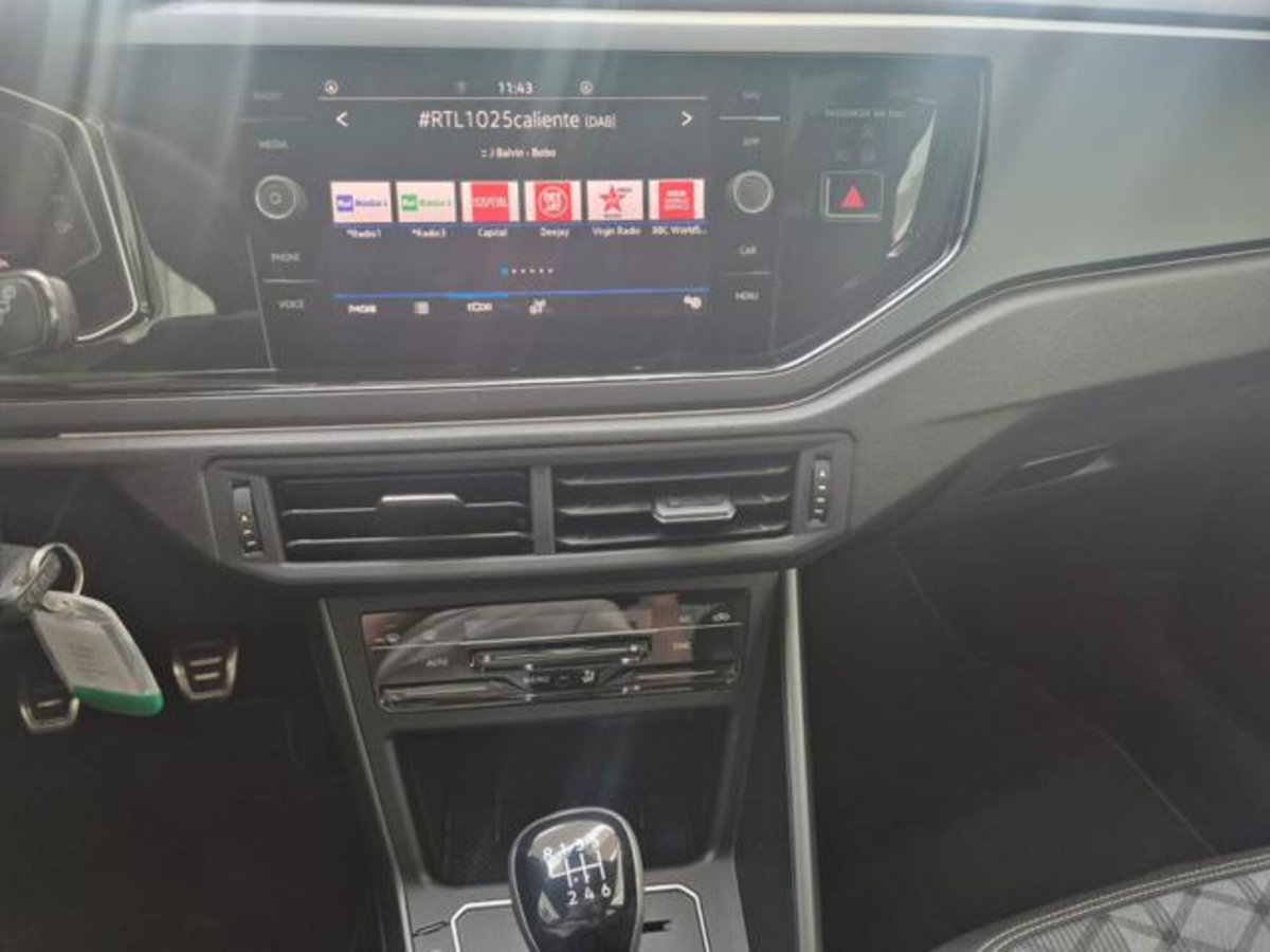 Volkswagen Taigo 1.0 tsi R-Line 115cv (8)