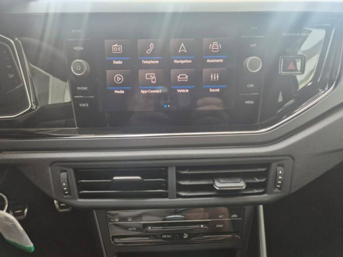 Volkswagen Taigo 1.0 tsi R-Line 115cv (9)