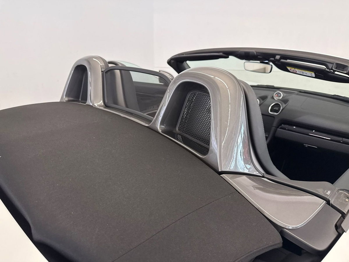 Porsche 718 Boxster  Boxster 2.0 T (11)