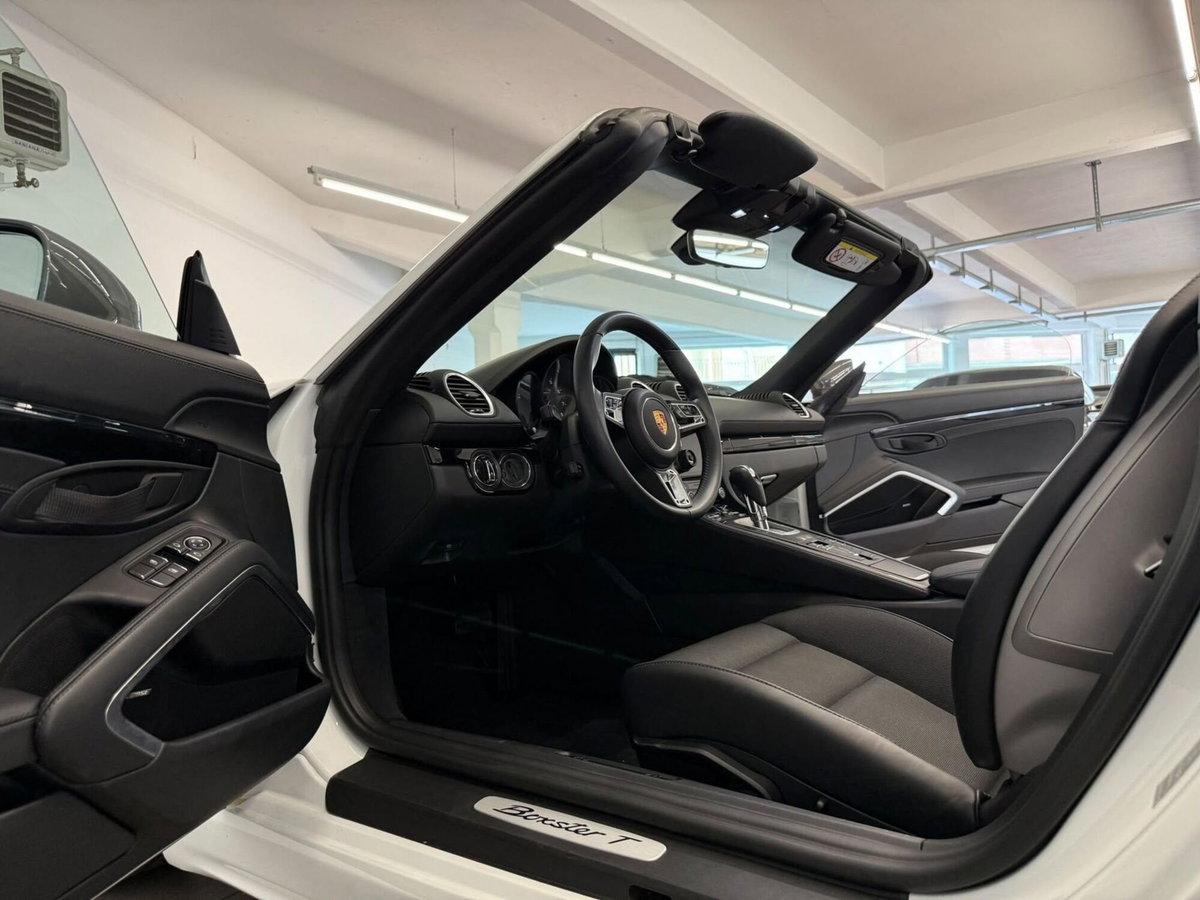 Porsche 718 Boxster  Boxster 2.0 T (14)