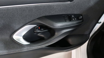 Toyota Yaris 1.5 Hybrid 5 porte Energy (14)