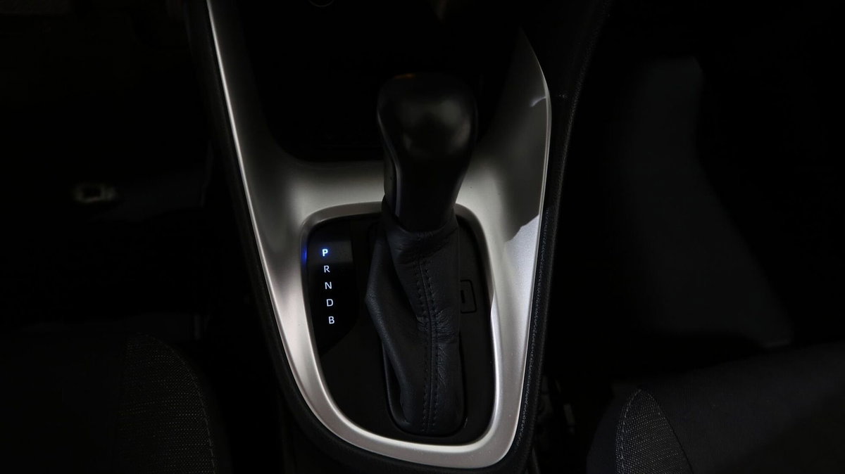 Toyota Yaris 1.5 Hybrid 5 porte Energy (18)