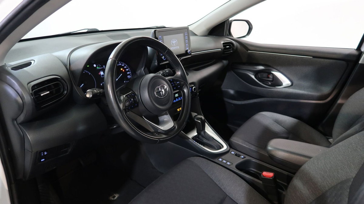 Toyota Yaris 1.5 Hybrid 5 porte Energy (2)