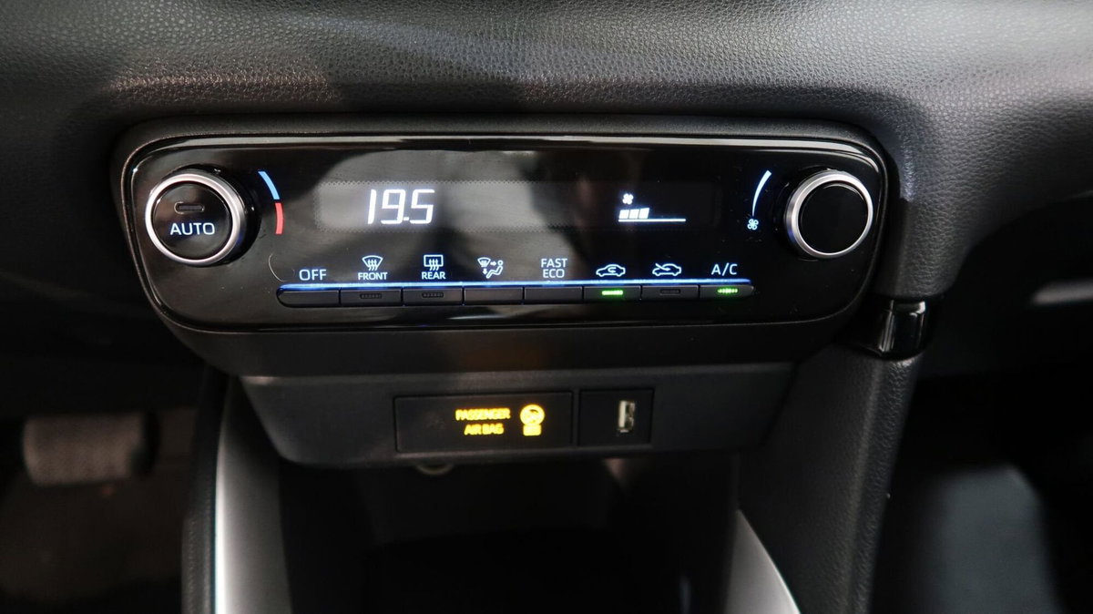 Toyota Yaris 1.5 Hybrid 5 porte Energy (6)