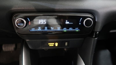 Toyota Yaris 1.5 Hybrid 5 porte Energy (6)