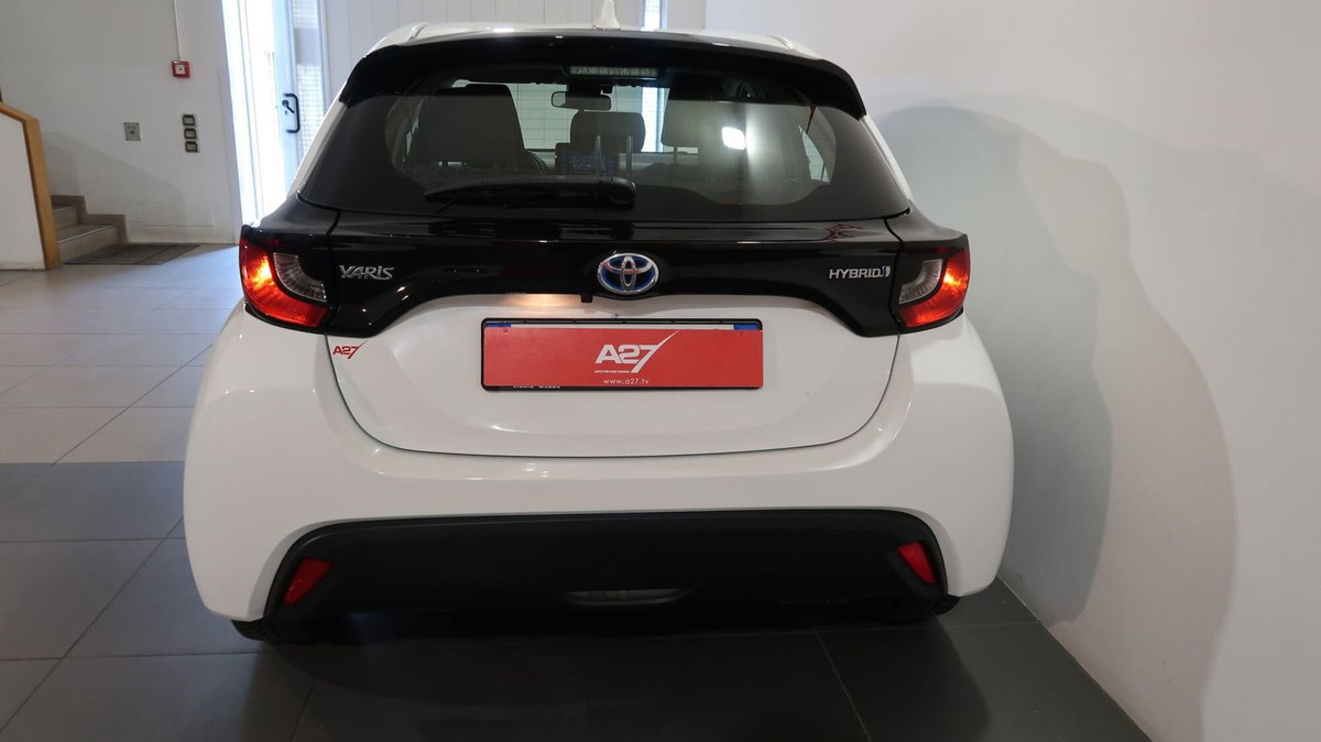 Toyota Yaris 1.5 Hybrid 5 porte Energy (8)