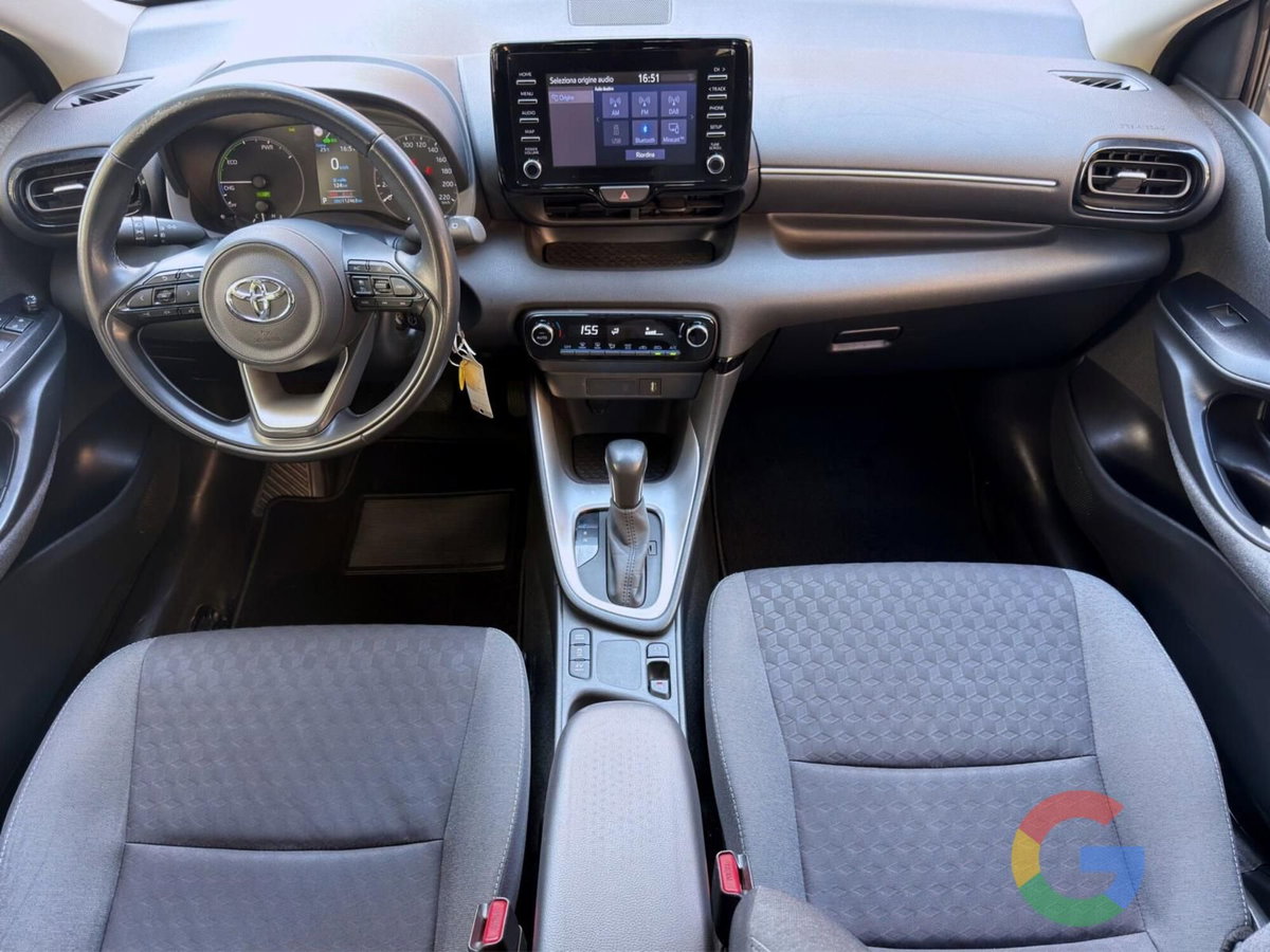 Toyota Yaris 1.5 Hybrid 5 porte Premiere (8)