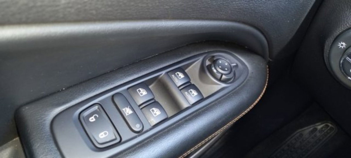 Jeep Compass 1.6 Multijet II 2WD Limited (17)