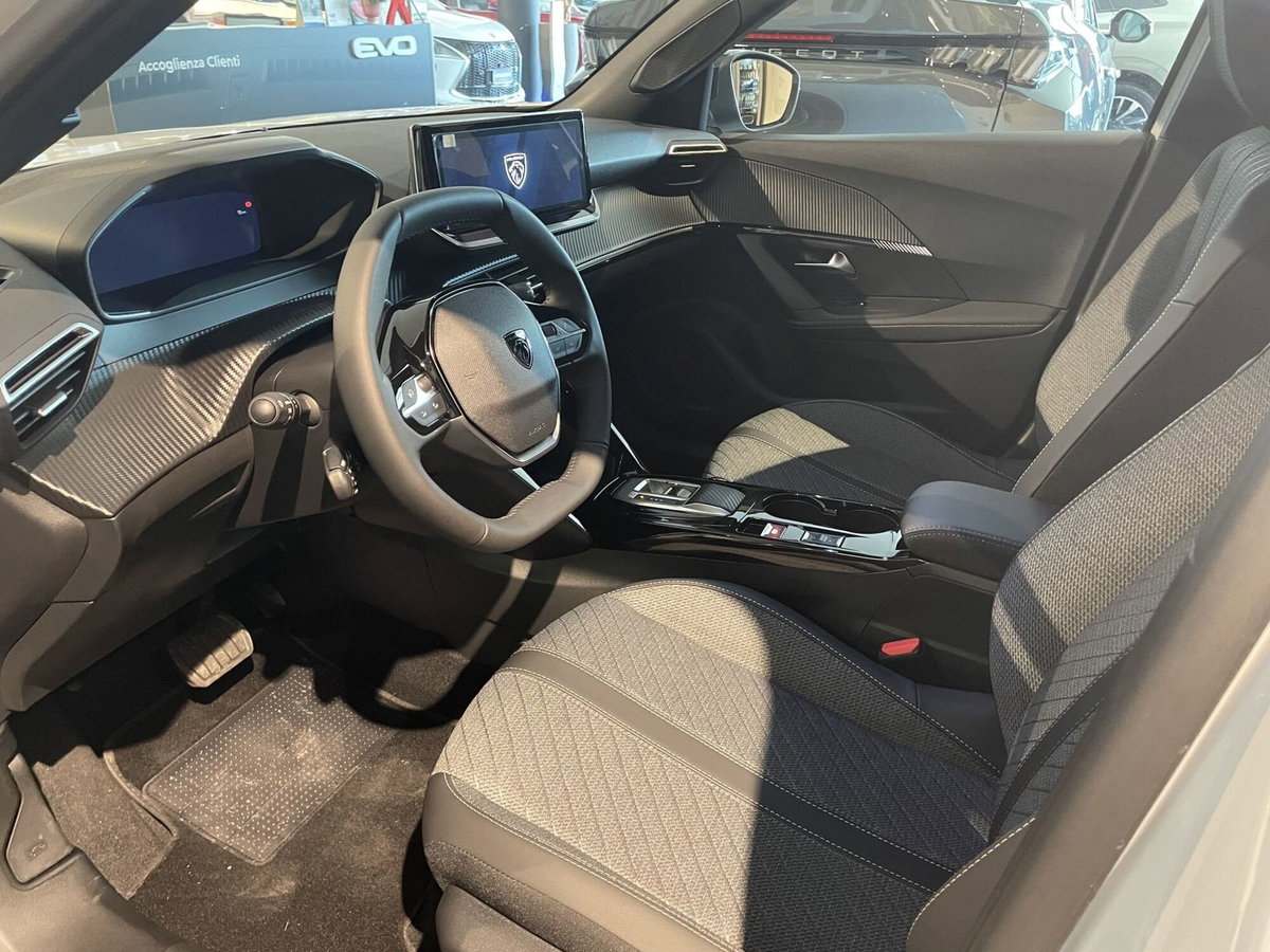 Peugeot 2008 1.2 hybrid Allure 145cv e-dcs6 (6)