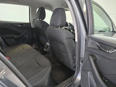 Skoda Kamiq 1.0 TSI 110 CV DSG Ambition (18)