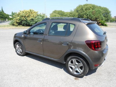 Dacia Sandero Stepway 1.0 TCe 100 CV ECO-G Comfort (4)