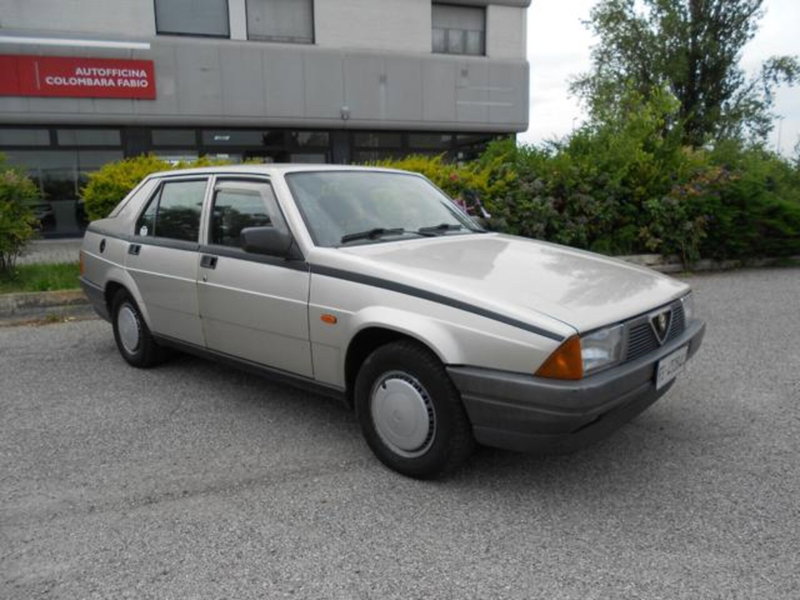 Alfa Romeo 75 1.6