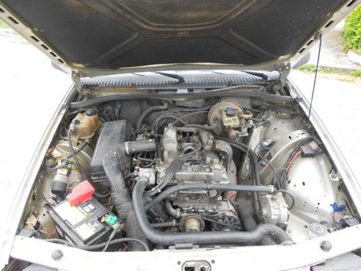 Alfa Romeo 75 1.6 (11)