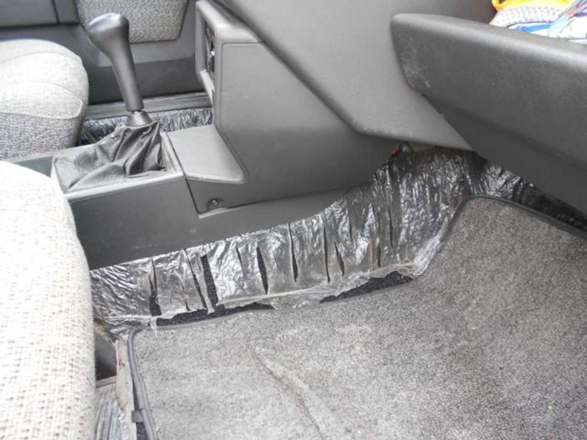 Alfa Romeo 75 1.6 (16)