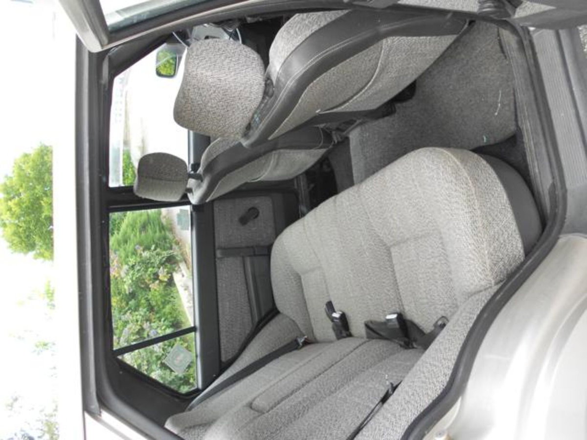 Alfa Romeo 75 1.6 (17)