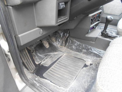 Alfa Romeo 75 1.6 (18)