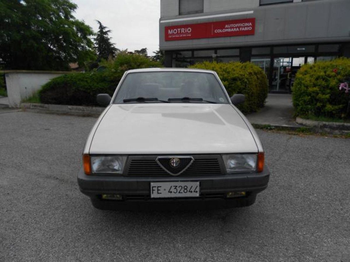 Alfa Romeo 75 1.6 (3)