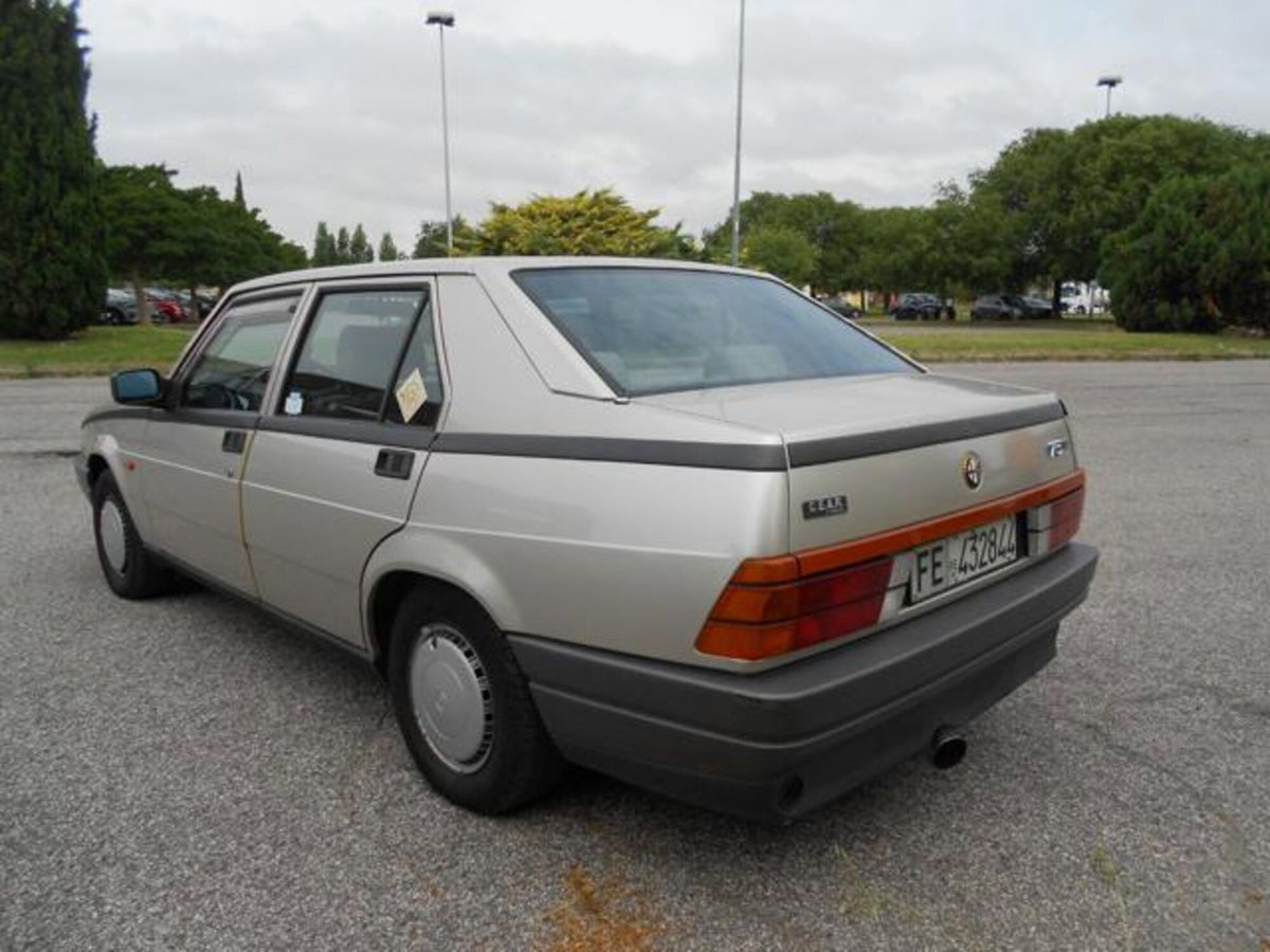 Alfa Romeo 75 1.6 (4)