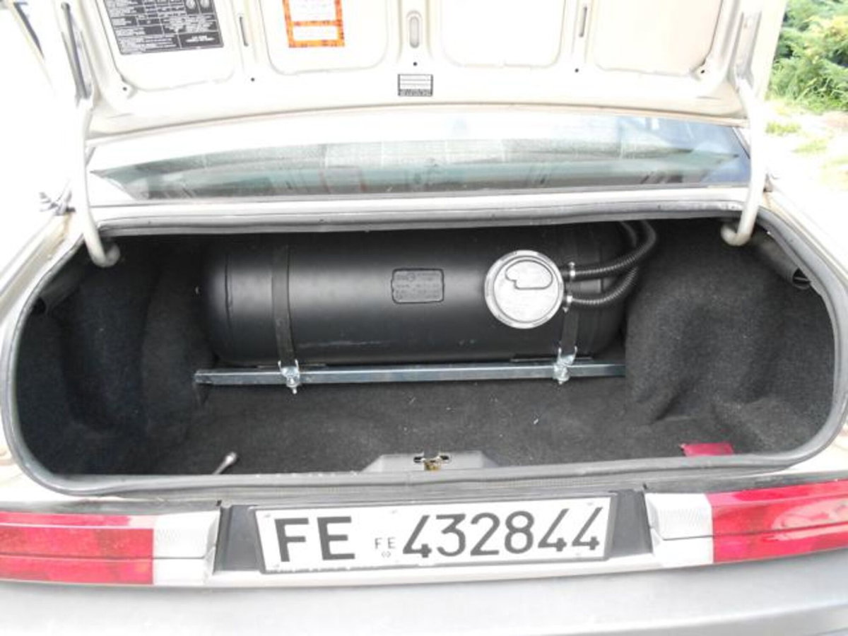 Alfa Romeo 75 1.6 (8)