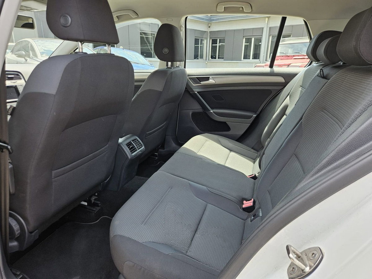Volkswagen Golf 1.6 TDI 110 CV DSG 3p. Highline BlueMotion Technology (9)