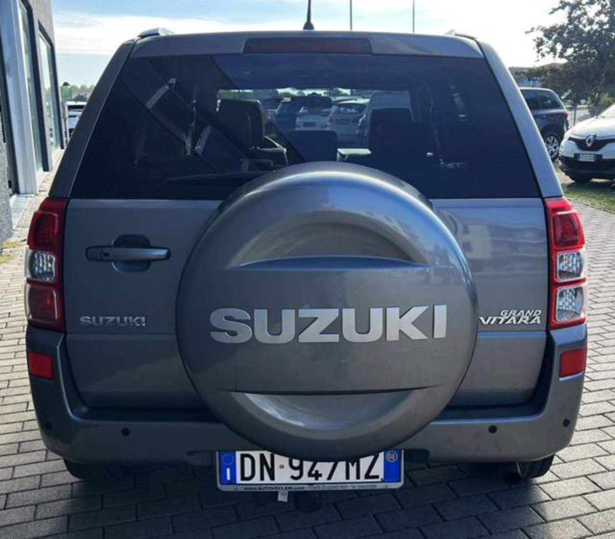 Suzuki Grand Vitara 1.9 DDiS 5 porte Evolution (12)
