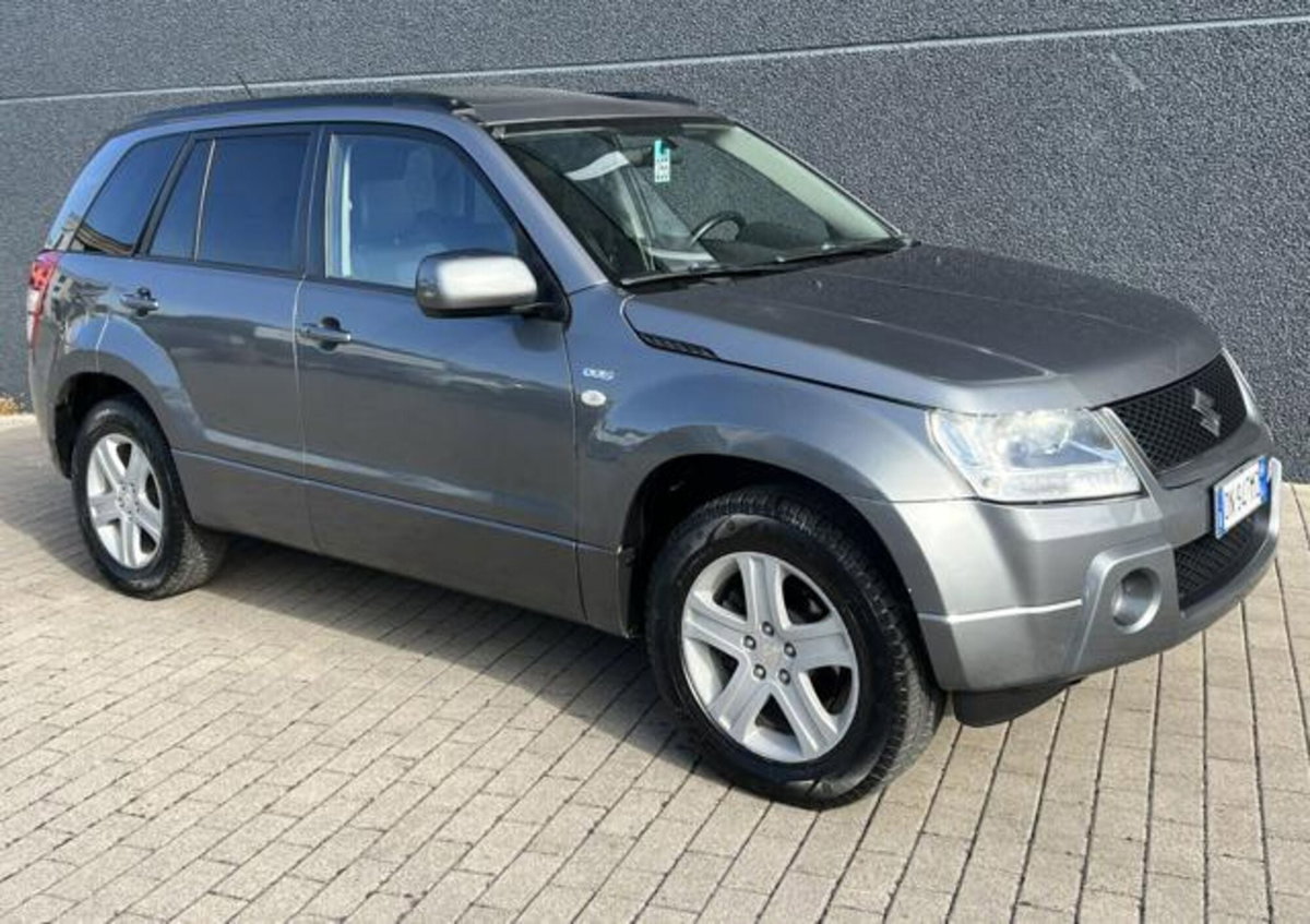 Suzuki Grand Vitara 1.9 DDiS 5 porte Evolution (6)
