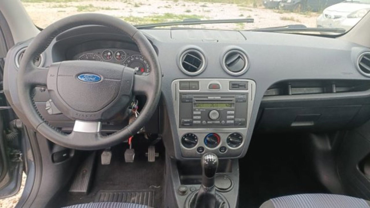Ford Fusion 1.4 16V 5p. (11)
