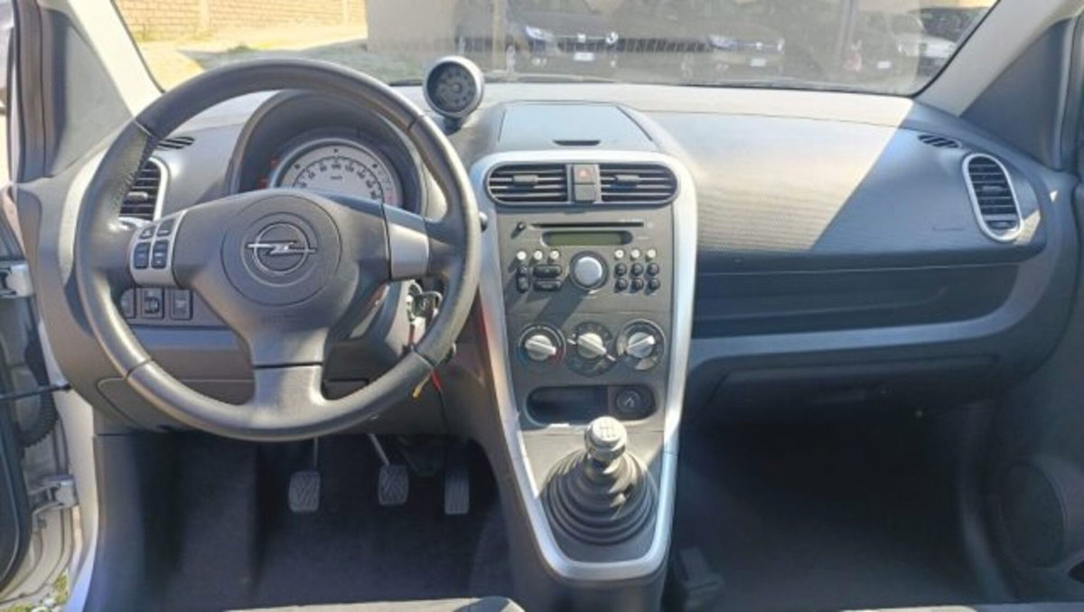 Opel Agila 1.0 12V 65CV (18)