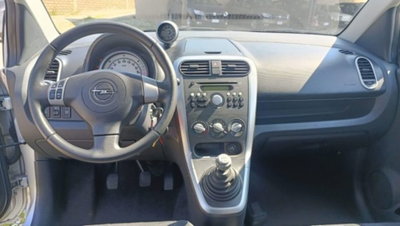 Opel Agila 1.0 12V 65CV (18)