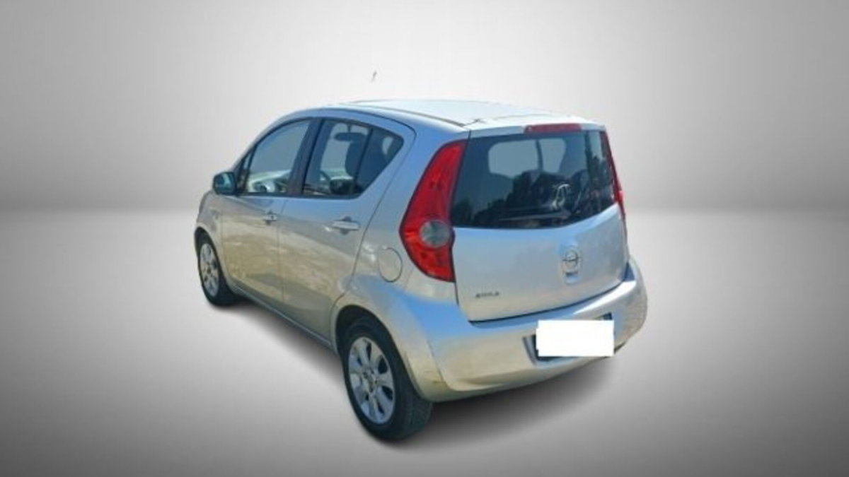 Opel Agila 1.0 12V 65CV (7)
