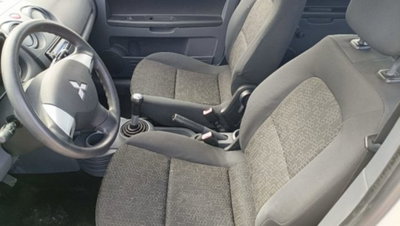 Mitsubishi Colt 1.1 12V 5p. GPL Inform (12)