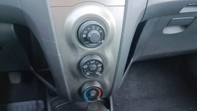 Toyota Yaris 1.0 5 porte (13)