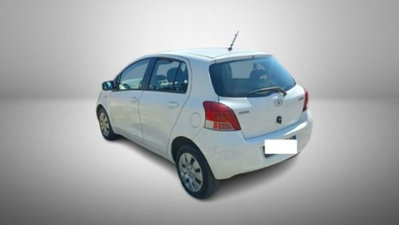 Toyota Yaris 1.0 5 porte (5)