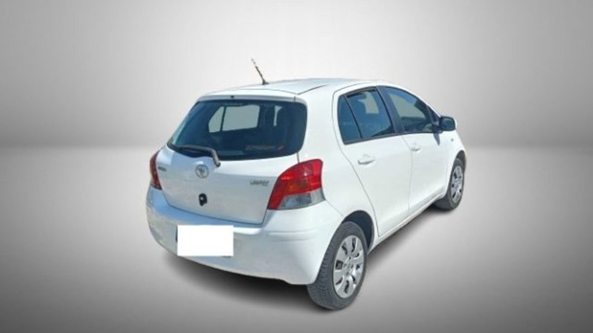 Toyota Yaris 1.0 5 porte (7)