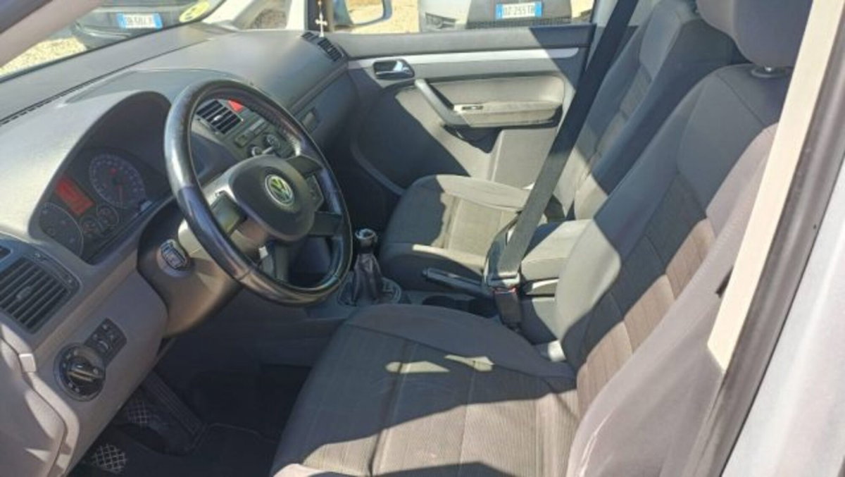 Volkswagen Touran 1.9 TDI 105CV DPF (17)