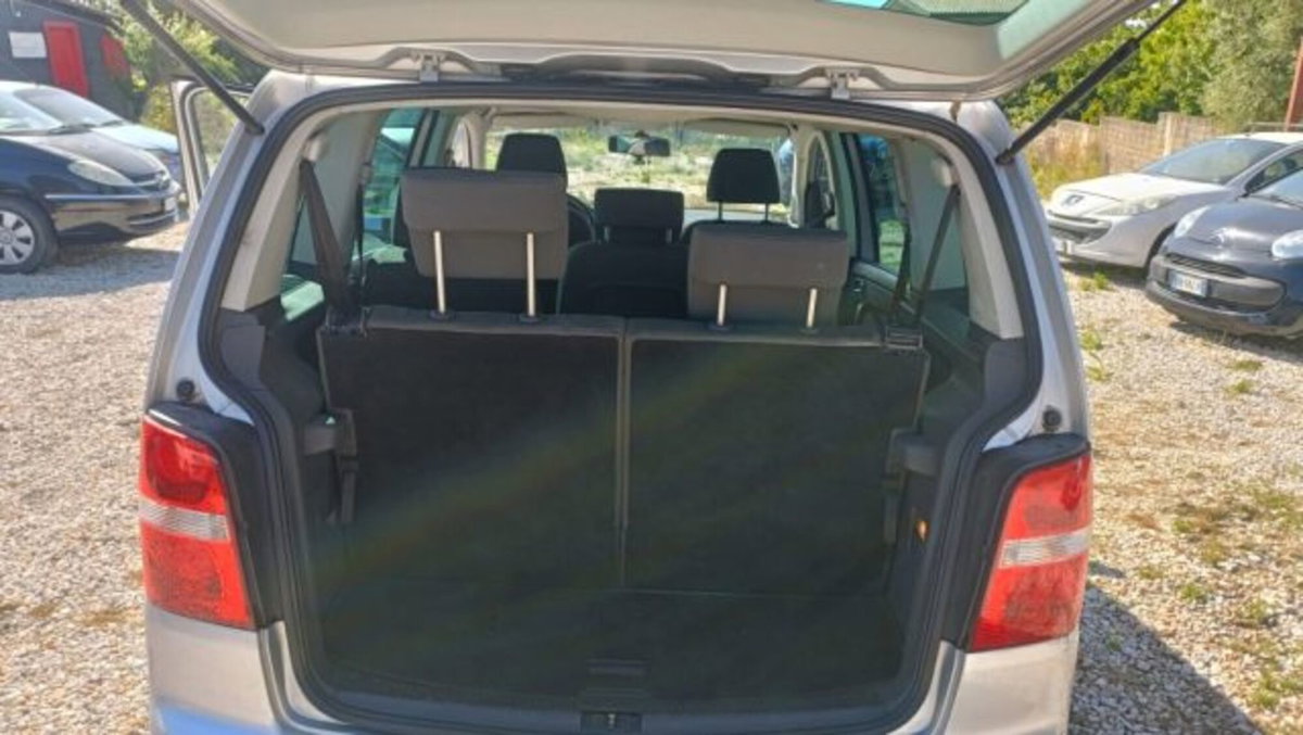 Volkswagen Touran 1.9 TDI 105CV DPF (18)