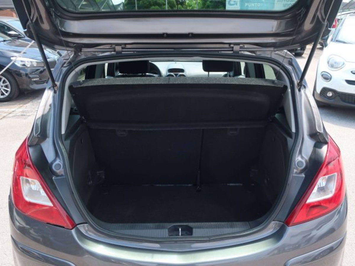 Opel Corsa 1.2 5 porte Edition (11)
