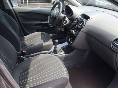 Opel Corsa 1.2 5 porte Edition (6)
