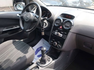 Opel Corsa 1.2 5 porte Edition (7)