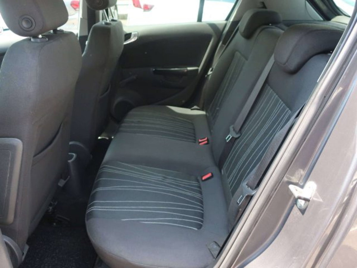 Opel Corsa 1.2 5 porte Edition (8)