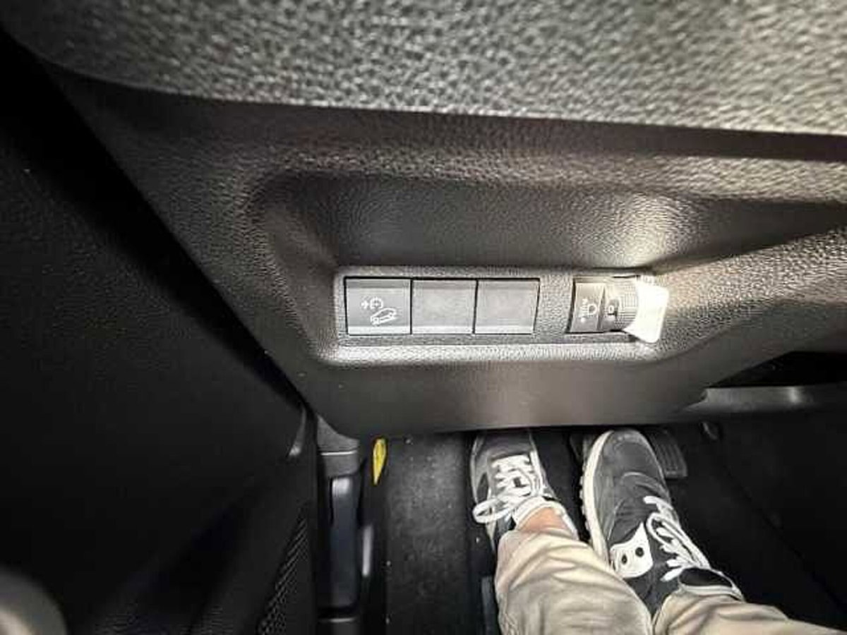Jeep Avenger 1.2 turbo Summit fwd 100cv (17)