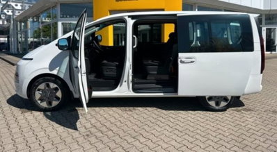 Hyundai Staria 1.6 hev 2wd auto (11)