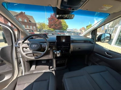 Hyundai Staria 1.6 hev 2wd auto (19)
