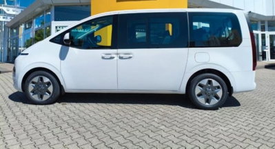 Hyundai Staria 1.6 hev 2wd auto (3)