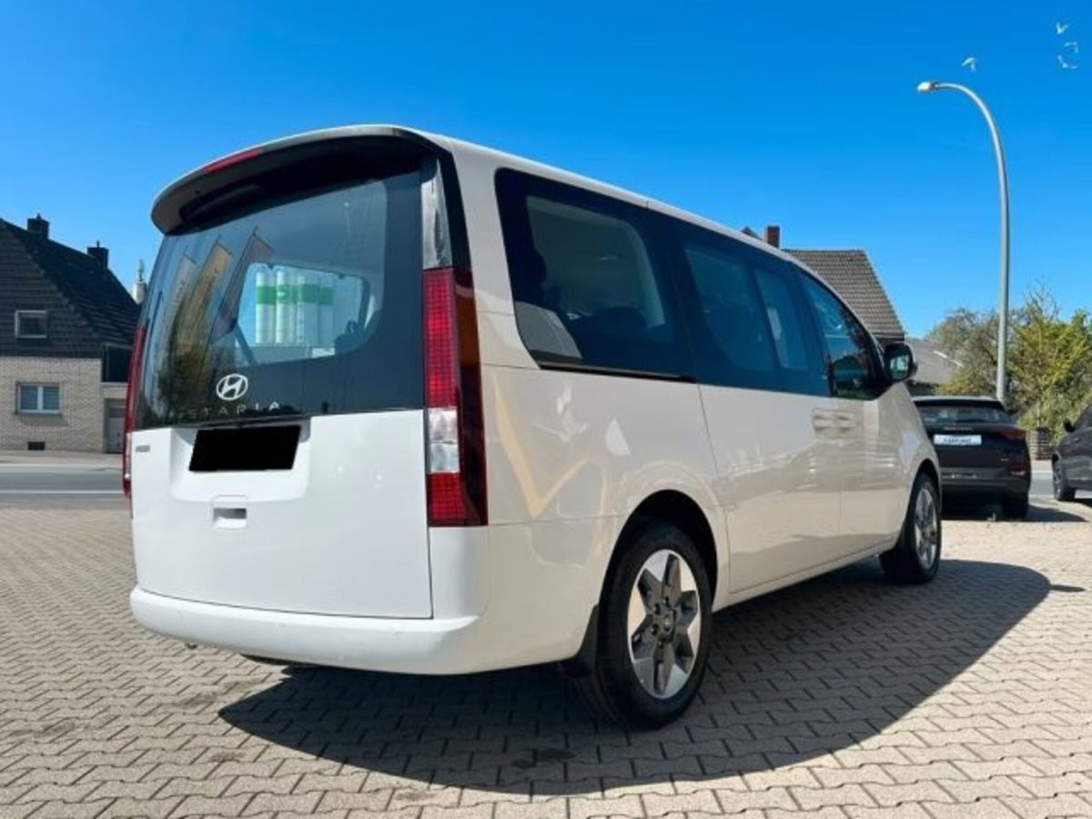 Hyundai Staria 1.6 hev 2wd auto (6)