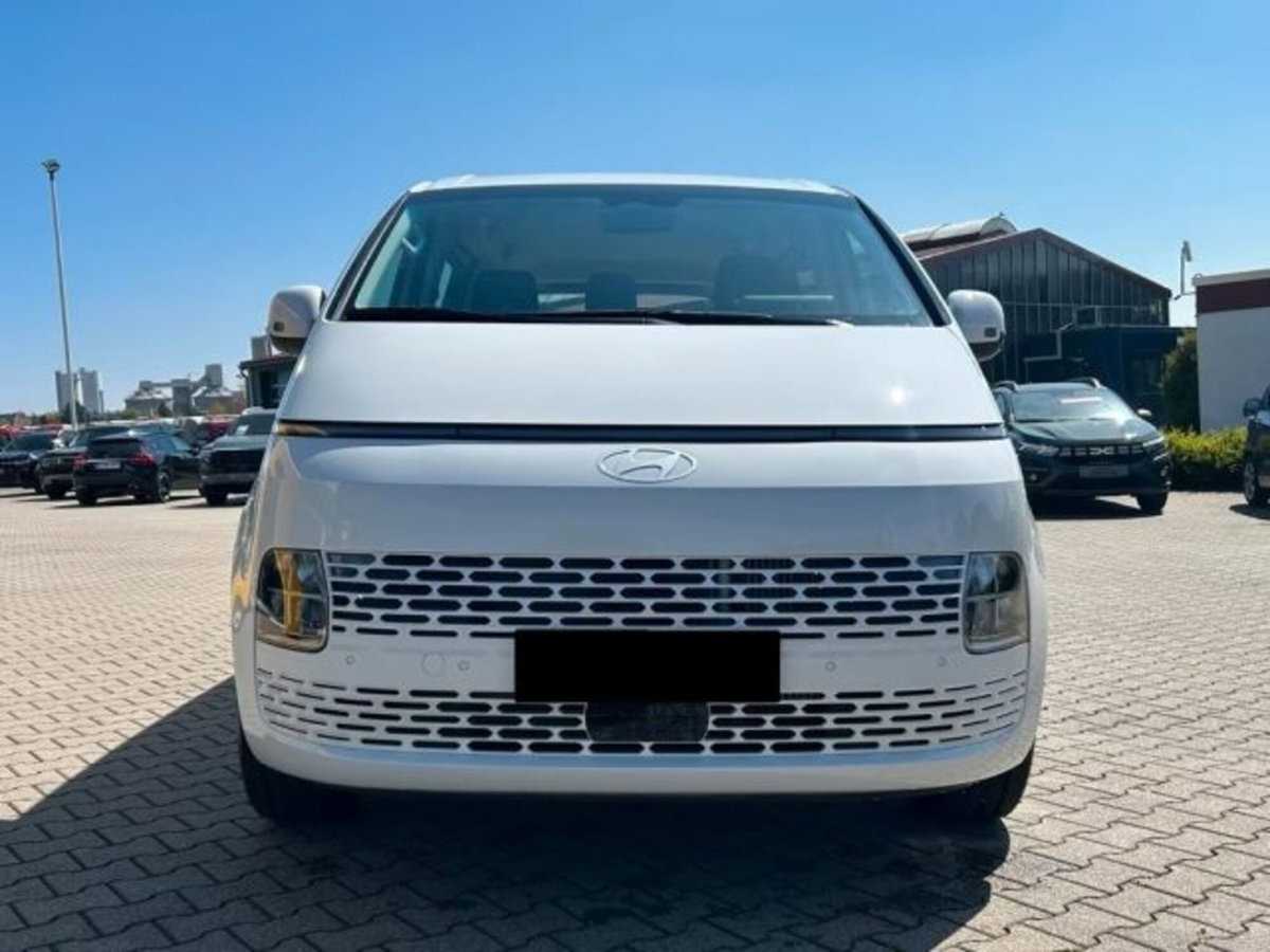 Hyundai Staria 1.6 hev 2wd auto (9)
