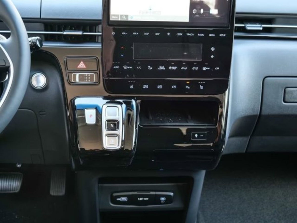 Hyundai Staria 1.6 hev 2wd auto (13)