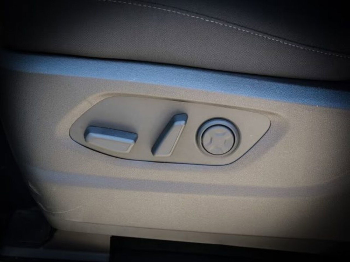 Hyundai Staria 1.6 hev 2wd auto (18)