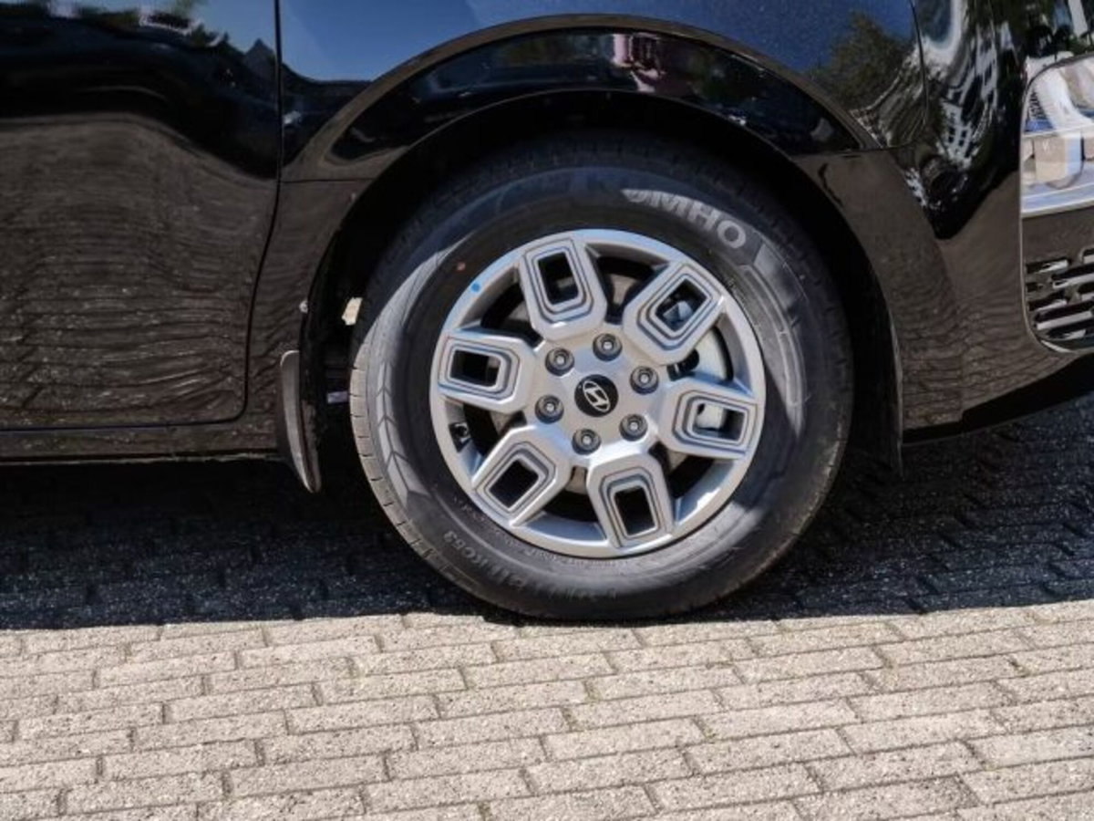 Hyundai Staria 1.6 hev 2wd auto (6)