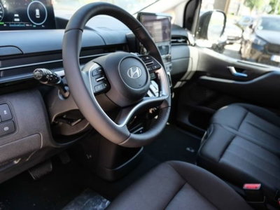 Hyundai Staria 1.6 hev 2wd auto (7)